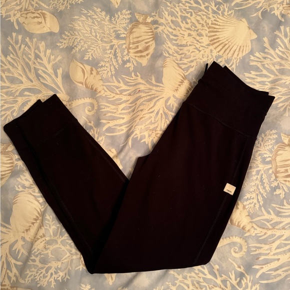 Vuori Daily Legging, regular length, size L - Picture 6 of 6